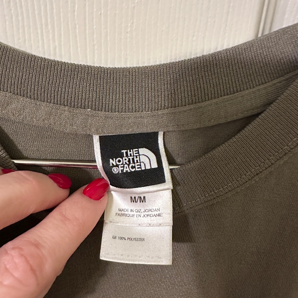 The North Face Men's Olive Short Sleeve Tee - Picture 4 of 5